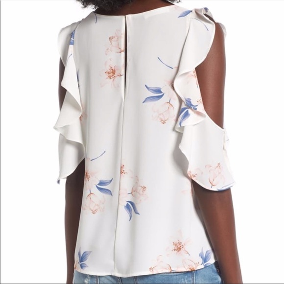 {Lush} Ruffle Cold Shoulder Top - Picture 3 of 15